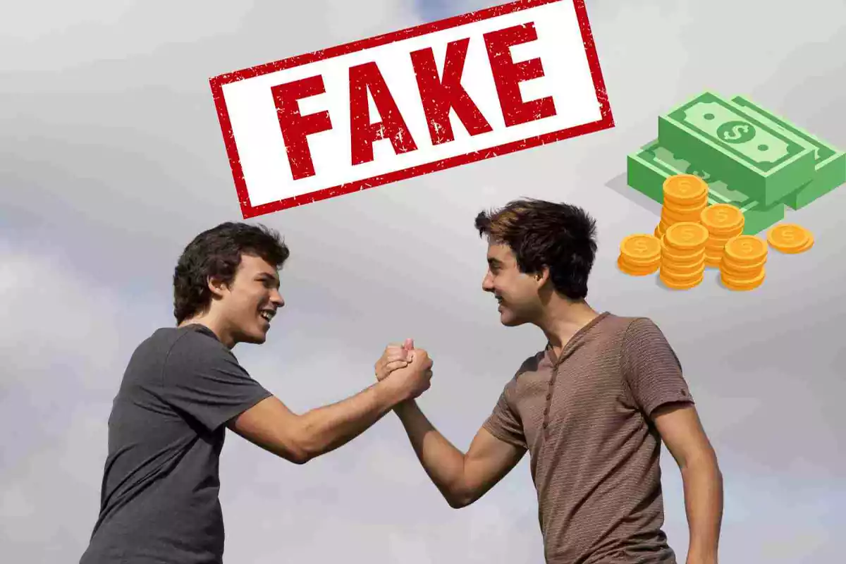 Dos amics es donen la mà en un fotomuntatge amb un cartell de Fake' i diners