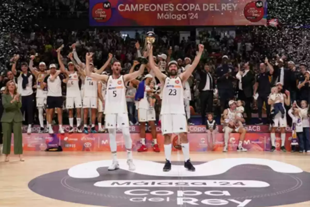El Madrid celebra la Copa del Rei de bàsquet