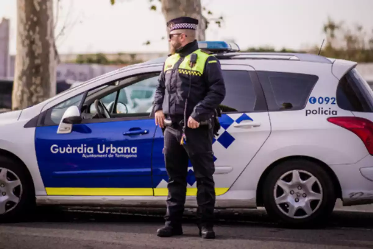 Un agent de la Guàrdia Urbana de Tarragona