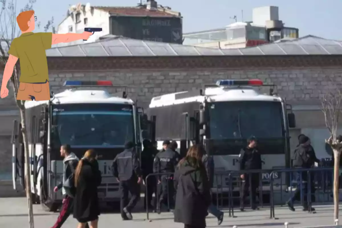 Agents de la policia turca