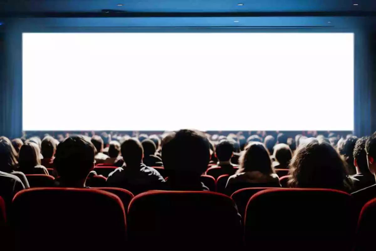 Una sala de cinema plena despectadors