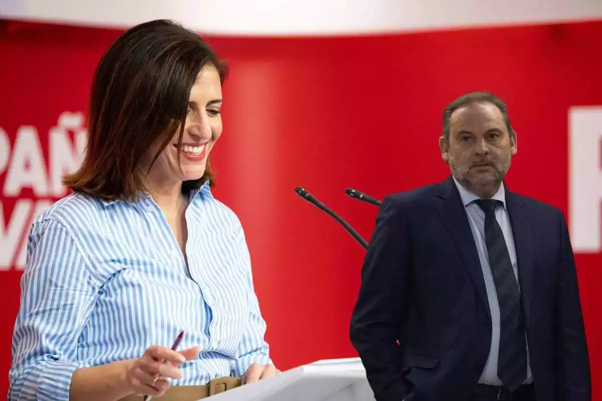 La portaveu del PSOE, Esther Peña, i José Luis Ábalos