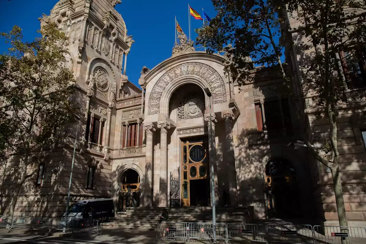 Façana del Palau de Justícia de Catalunya, seu del TSJC i de l'Audiència de Barcelona