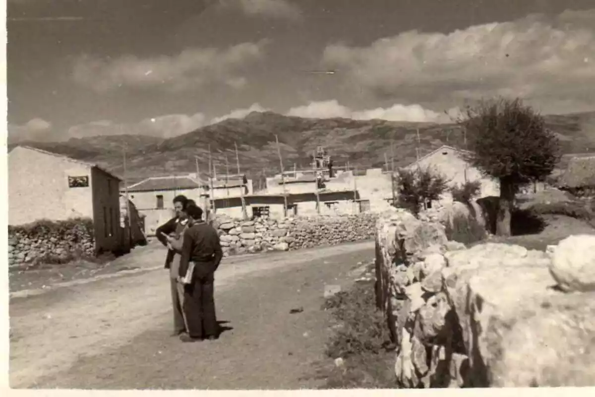 Imatge cedida per l'Ajuntament de Guadalix de la Serra i presa durant el rodatge de la pel·lícula 'Bienvenido Mr. Marshall', l'any 1953, a Guadalix de la Serra