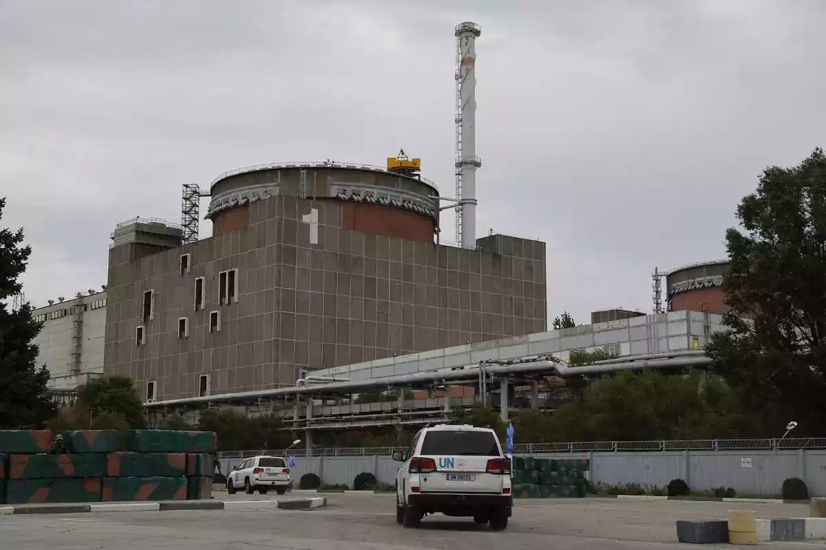 Un comboi de l'ONU entra a la central nuclear de Zaporiyia