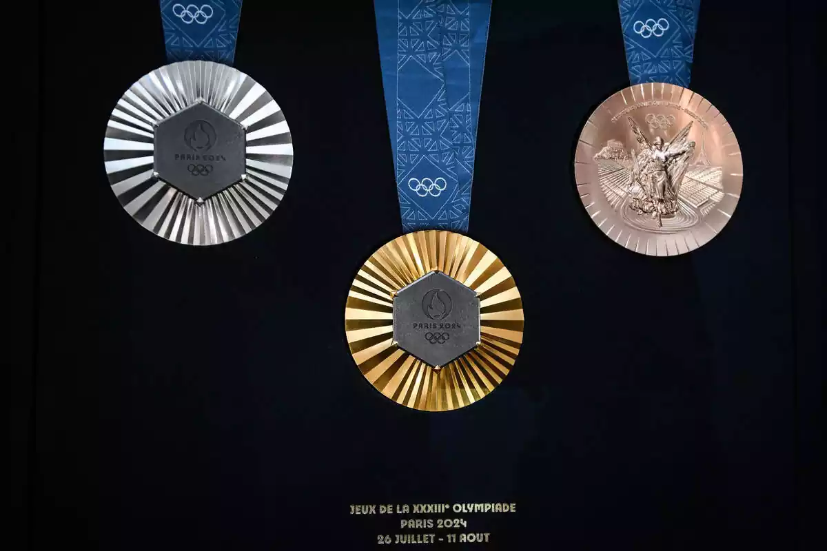 Imatge de les medalles d'or, plata i bronze dels Jocs Olímpics i Paralímpics del 2024