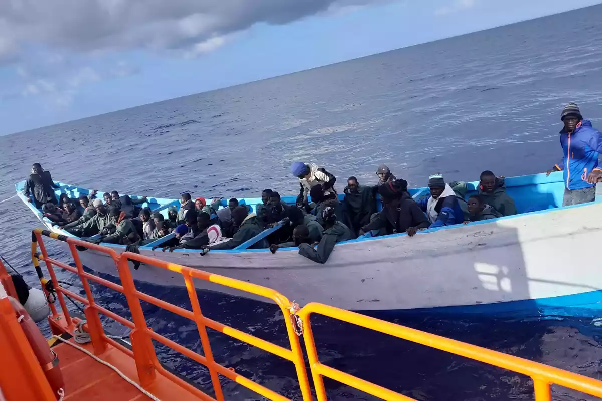 Salvament Marítim rescata una piragua al sud de l'illa de Gran Canària