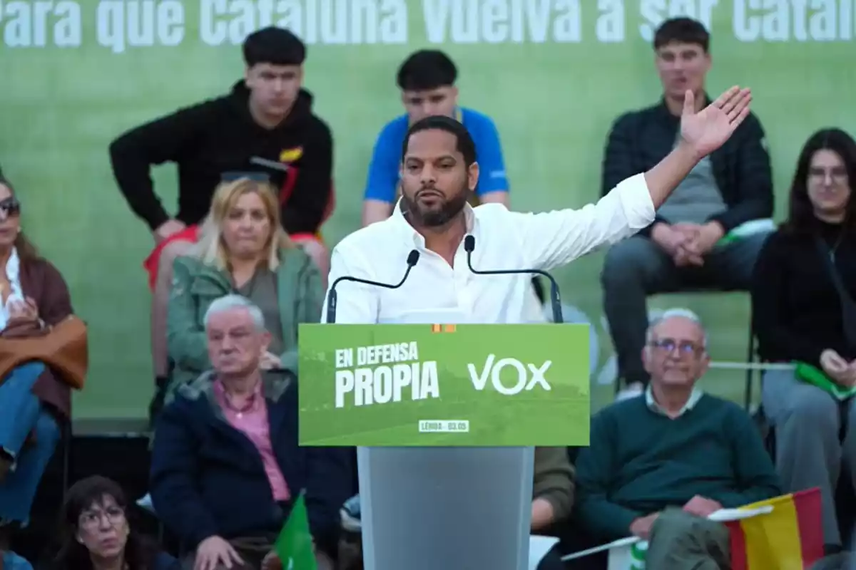 El candidat de Vox a les eleccions catalanes, Ignacio Garriga, en un acte de Vox a Lleida ciutat, el 3 de maig del 2024.