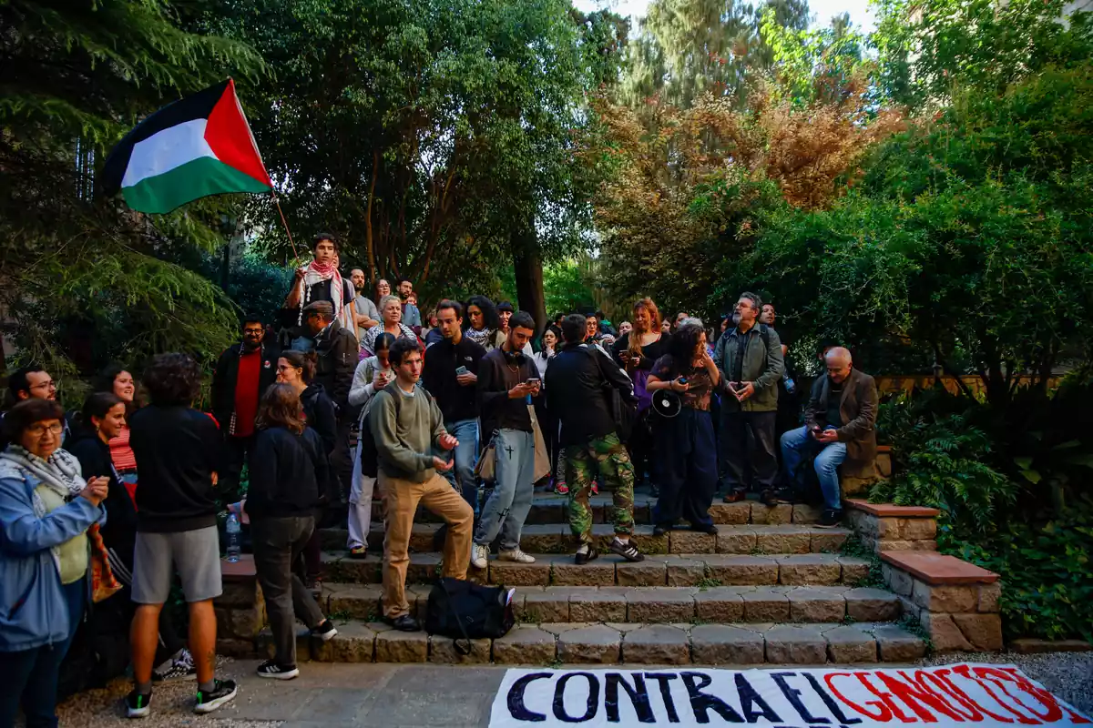 UB manifestant-se a favor de Palestina
