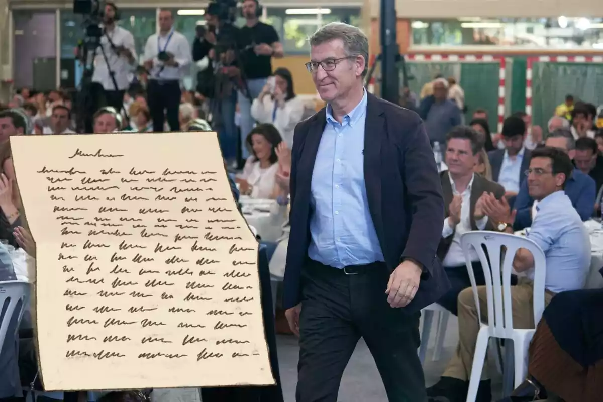 Alberto Núñez Feijóo amb una imatge d'una carta