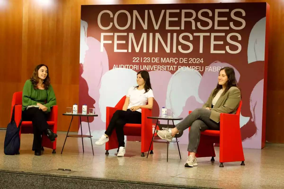 Postal de l'edició del 2024 de 'Converses Feministes'