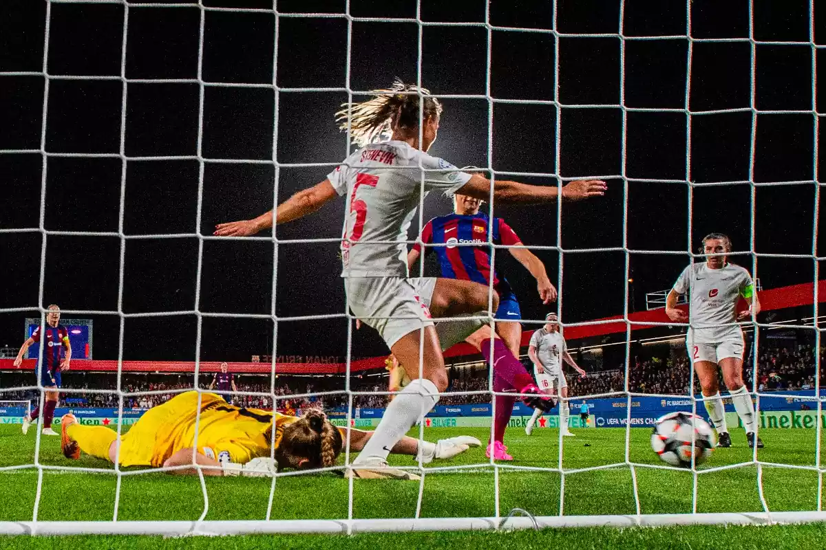 El gol de Fridolina Rolfö al Barça-Brann