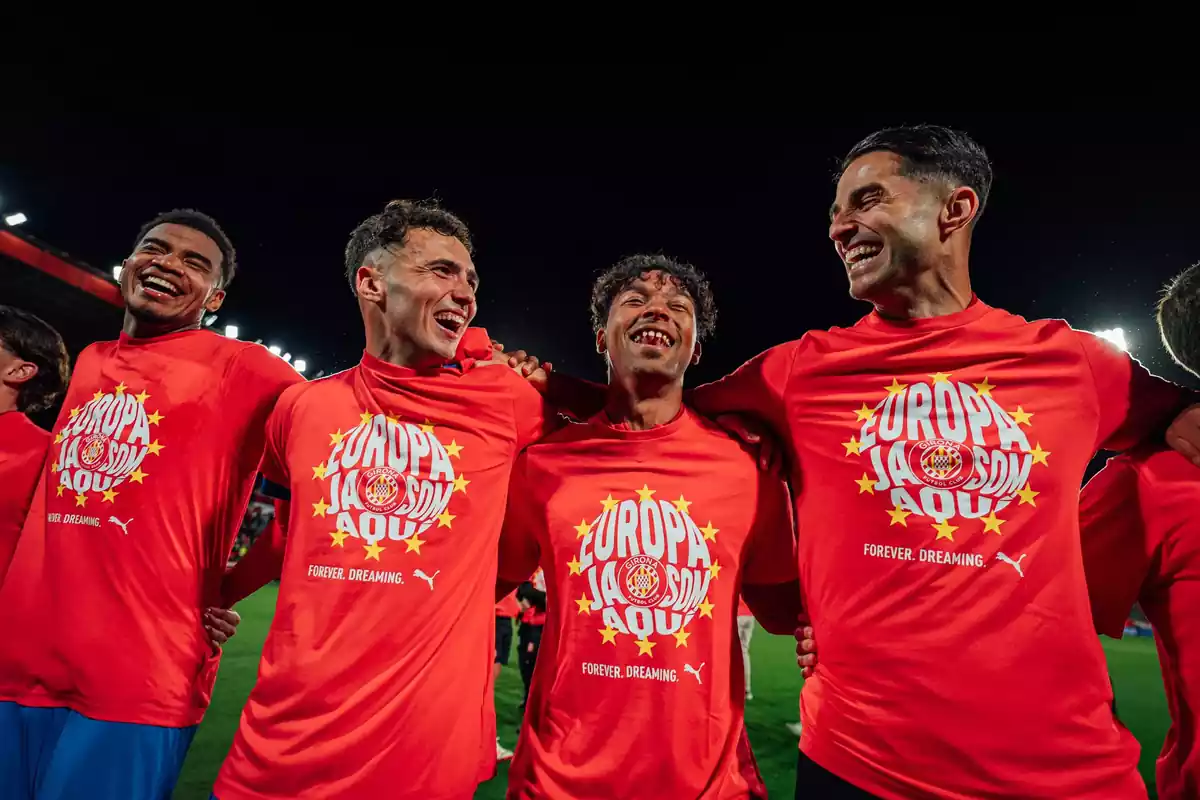 Jugadors del Girona, celebrant la fita europea