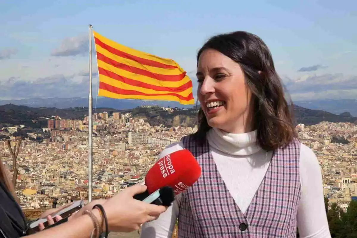 Fotomuntatge d'Irene Montero amb la bandera de Catalunya de fons