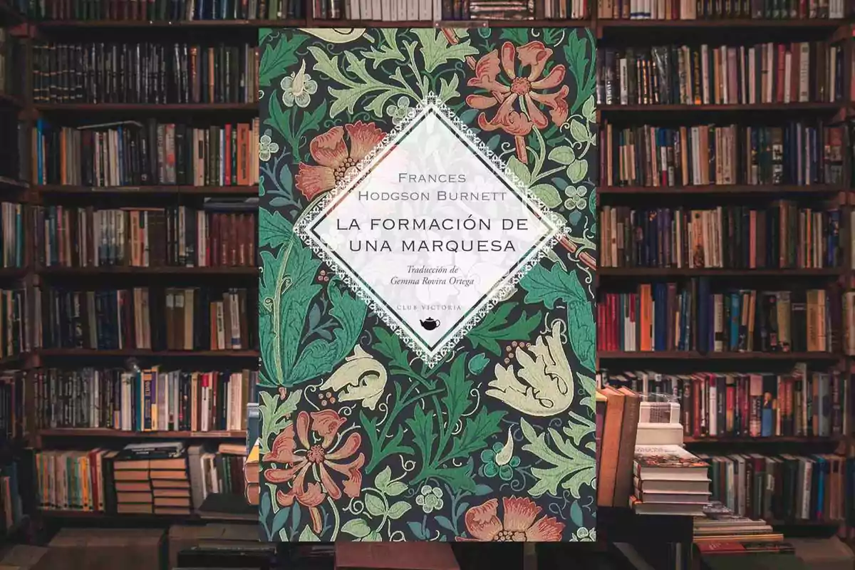 El llibre 'La formació d'una marquesa' a una biblioteca
