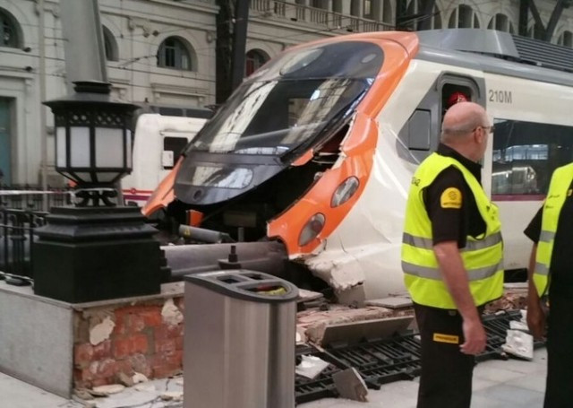 Accidente tren estacion francia barcelona