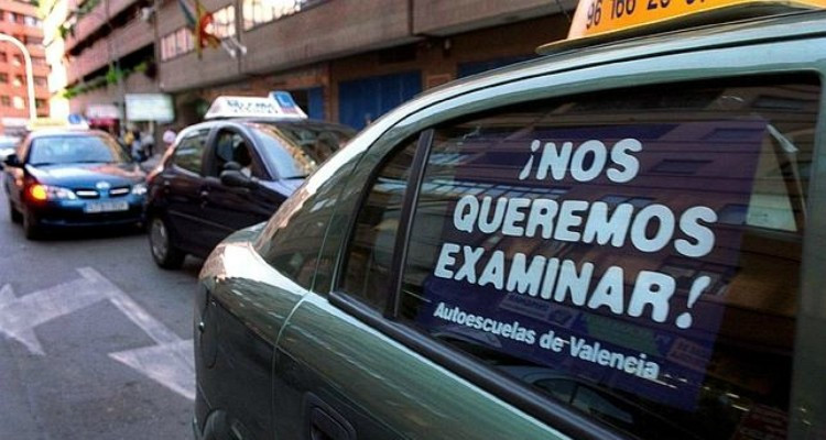 Huelga examinadores autoescuelas