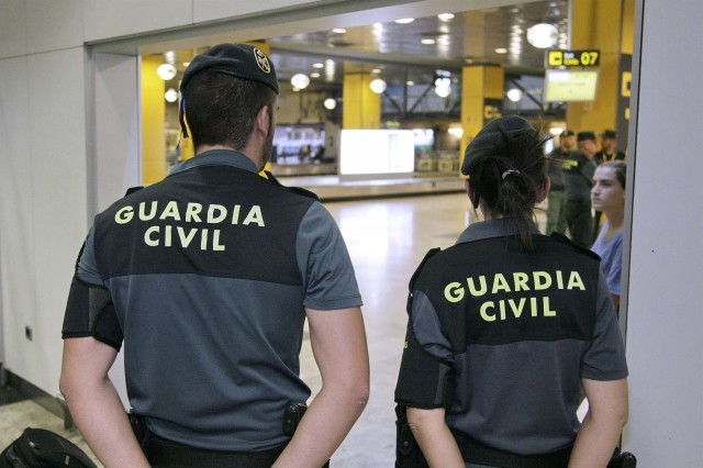 Guardia civil aeroport 1