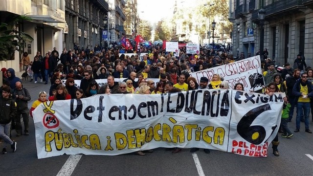 Manifestacion bcn educacion publica