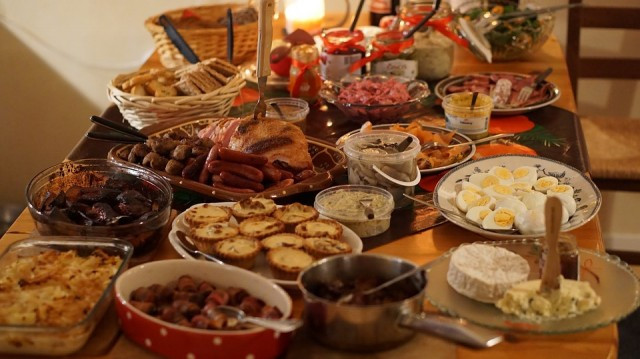 Cena navidad comida mesa alimentos alergia