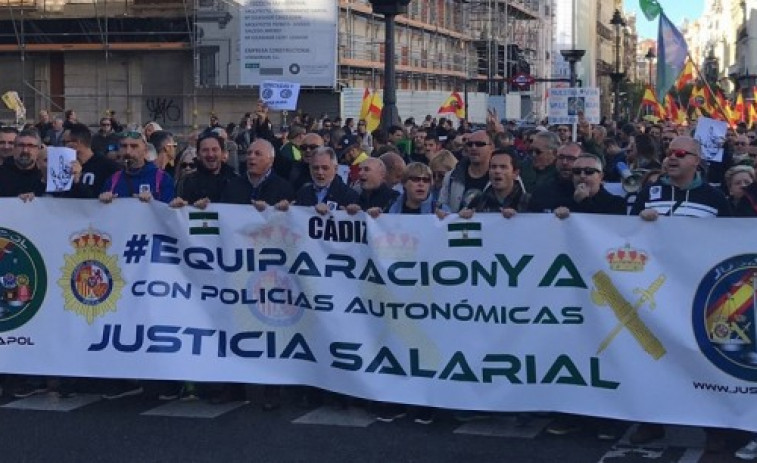 Sindicat de Mossos es suma a la manifestació de policies locals per reclamar la jubilació anticipada