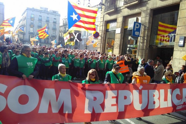 Manifestacin independentista pleno investidura puigdemont parlament