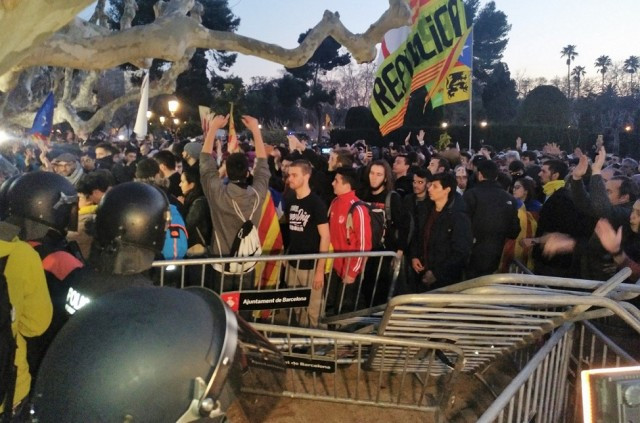 Mossos cordn policial ciutadella manifestacin investidura puigdemont 1