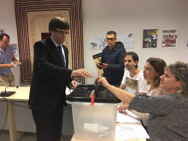 Puigdemont voto referendum 1o