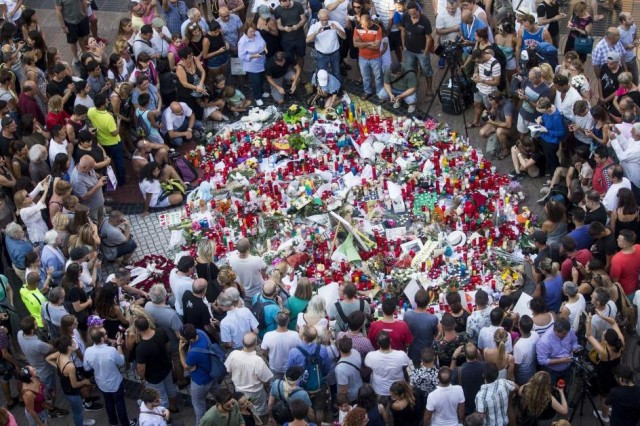 Atentado rambla ofrenda floral