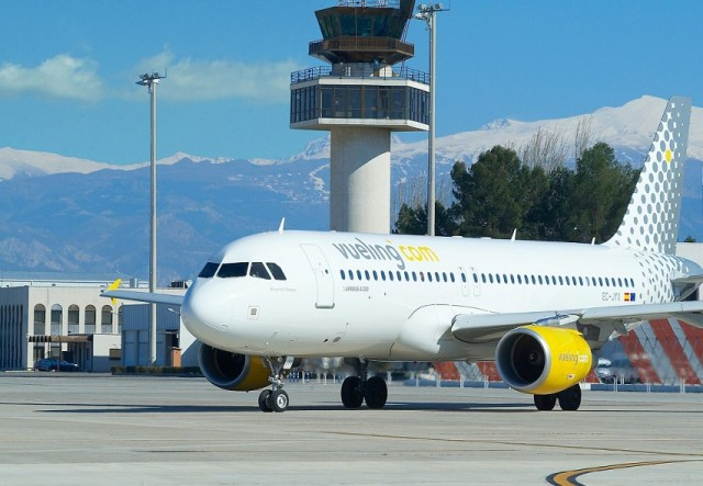 Vueling aeropuerto torre control huelga pilotos 12042018