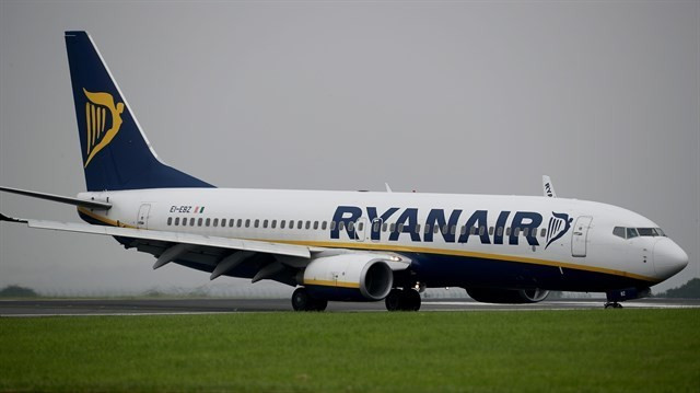 Ryanair 1 2