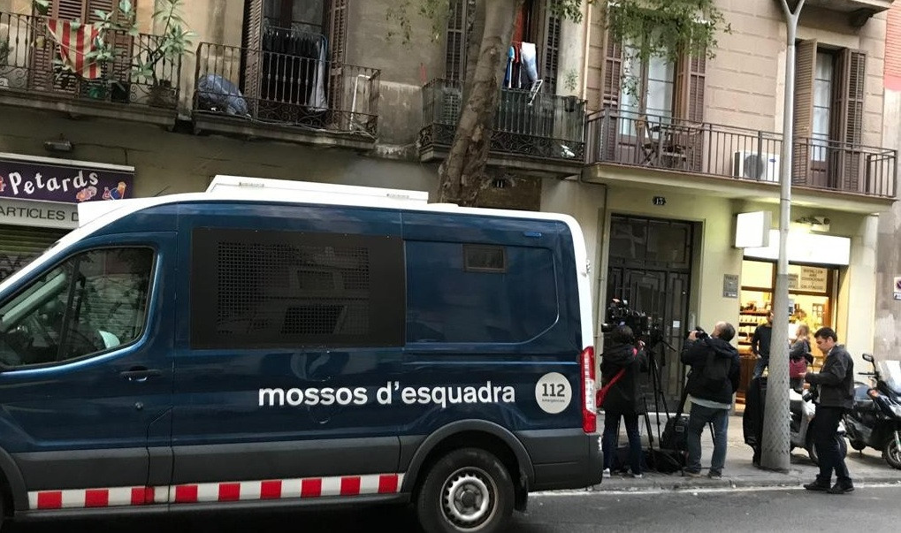 Operativo de Mossos contra narcopisos en el Eixample