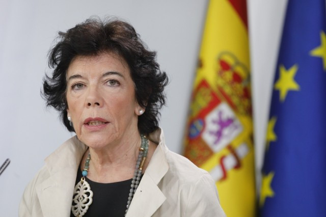 EuropaPress 1804385 La ministra de Educacin Formacin Profesional y portavoz del gobierno Isabel Cela en declaraciones a los medios