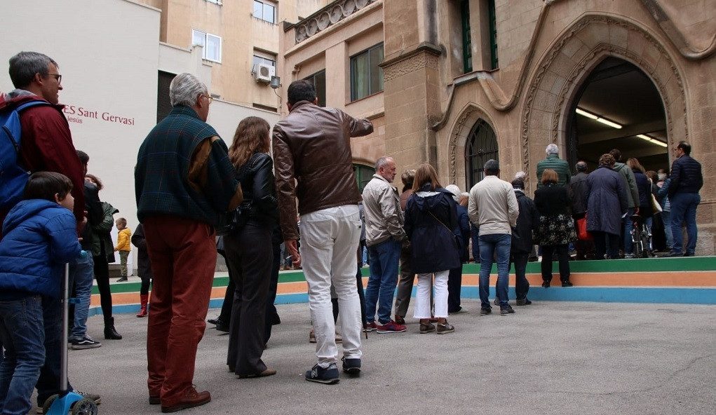 Colas para votar en Catalunya