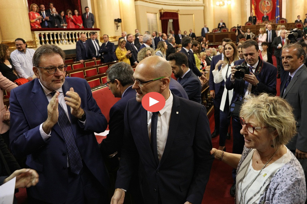 Romeva ocupa entre aplausos su escaño en el Senado video