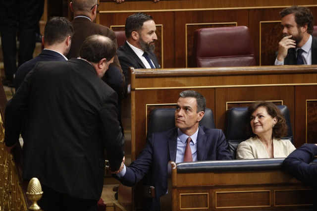 Junqueras saluda al presidente del Gobierno en funciones Pedro Snchez 1