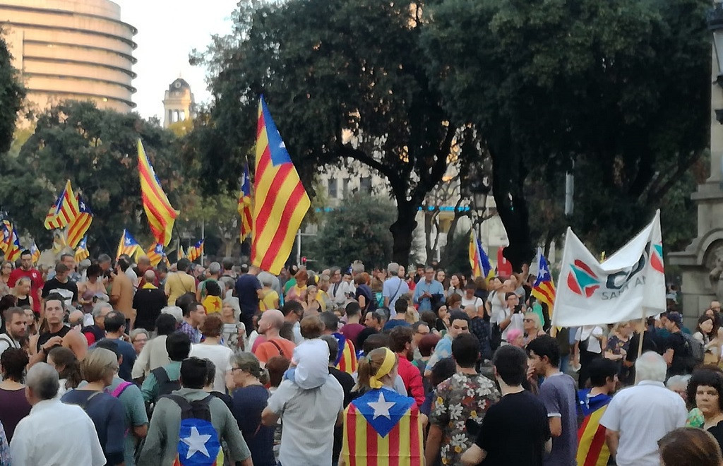 Manifestaciu00f3n plaza cataluu00f1a segundo aniversaio 1o