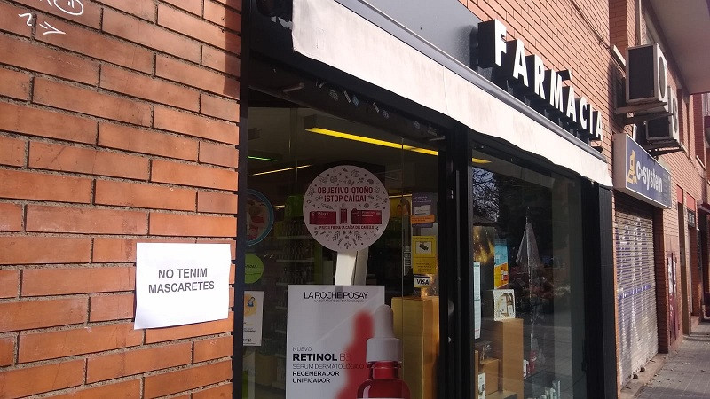 Farmacia sin mascarillas