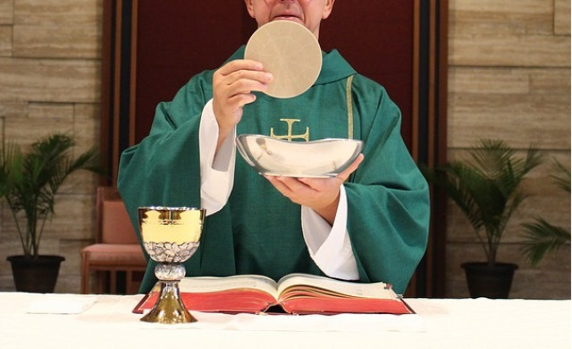 Sacerdote 1