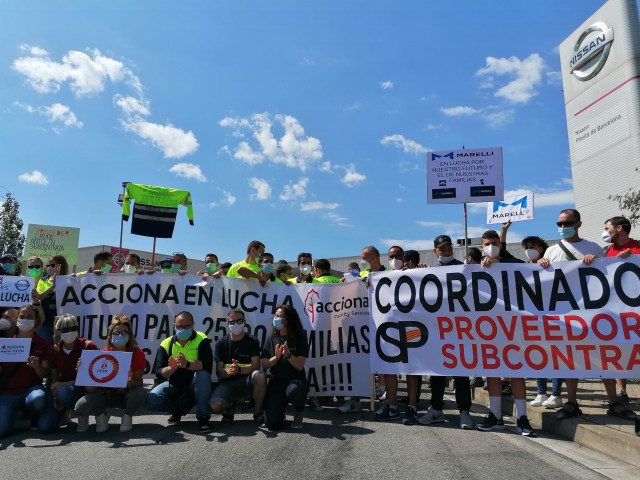 EuropaPress 3189862 trabajadores empresas auxiliares nissan rodean planta zona franca barcelona