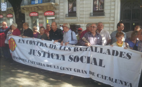 Reivindicació davant del Departament de Salut per les retallades en sanitat