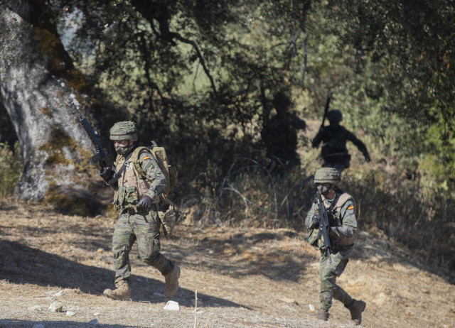 EuropaPress 3367934 soldados legion participan maniobra simulacion fusiles recinto ambientado