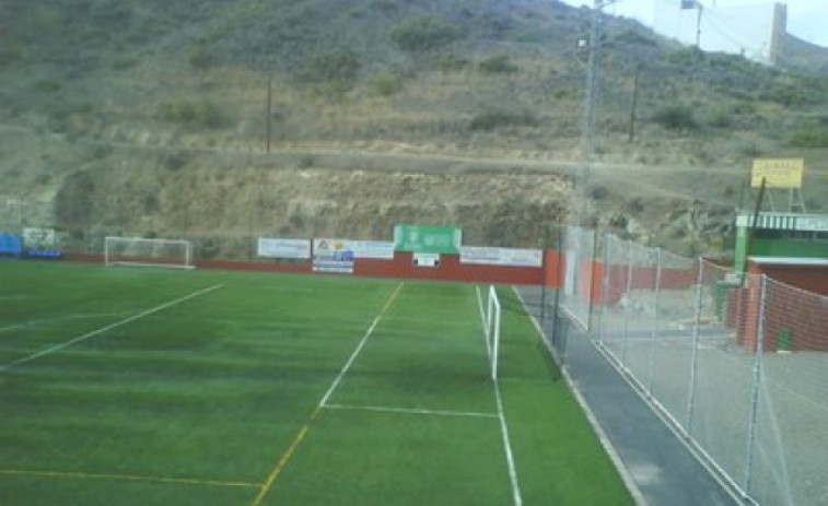 Apunyalen l'entrenador del Firgas en un partit de futbol de Segona Regional