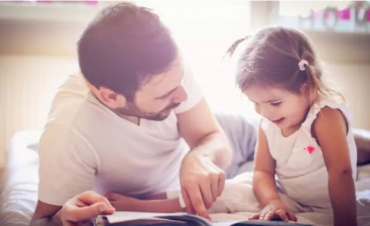 Llegir per plaer des de petit, associat a més benestar mental a l'adolescència