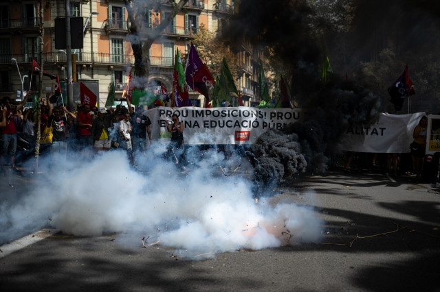 EuropaPress 5421744 docentes protestan centro barcelona regresion educacion jornada huelga