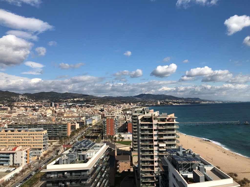 Badalona vista general façana mar des del Port