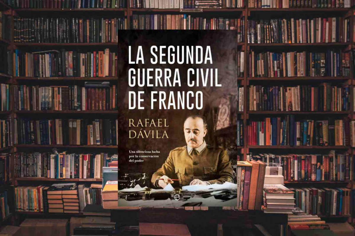 Biblioteca con el libro la segunda guerra civil de franco 1600 1067