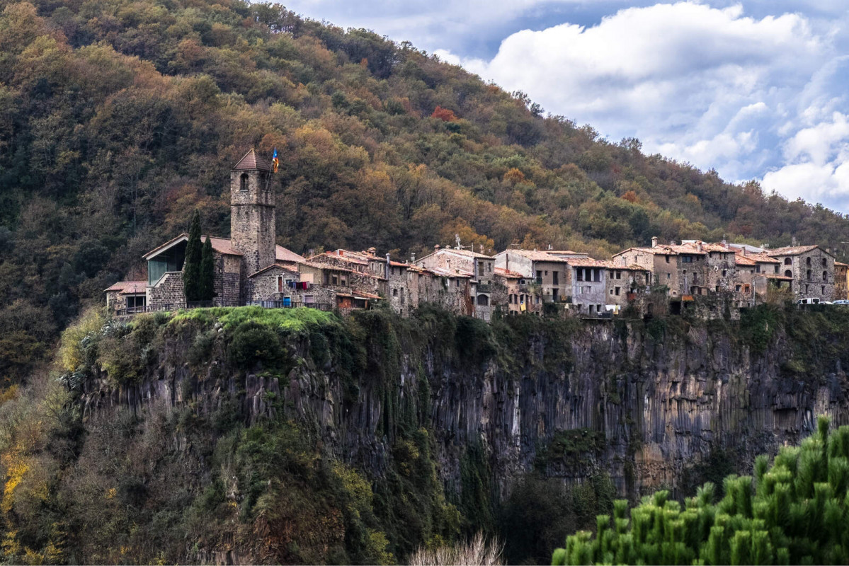 Castellfollit de la roca in november 1600 1067