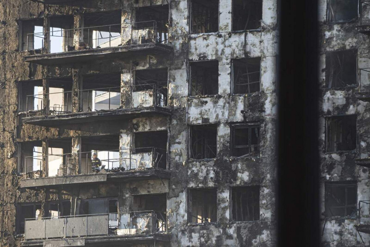 Europapress 5777610 estructura edificio incendio ayer 22 febrero barrio campanar 23 febrero 1600 1067