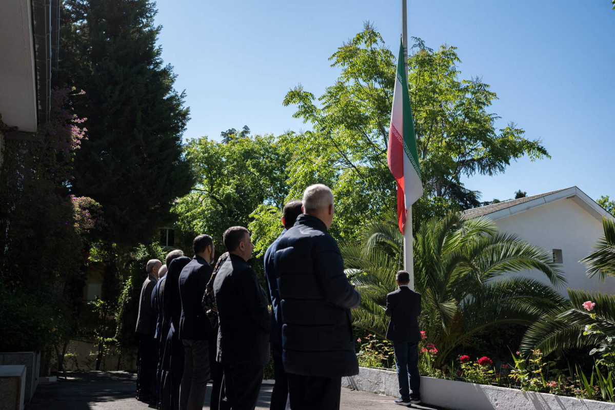 Europapress 5973016 bandera iran arriada embajada acto muerte presidente pais 20 mayo 2024 1600 1067